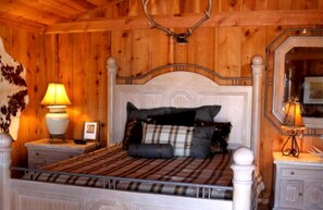 1 bedroom, WiFi, bed sheets - Romantic Getaway in a Bed and Breakfast near the Grand Canyon in Williams, Arizona (Williams)
