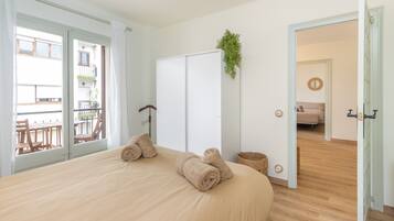 2 quartos, ferros/tábuas de passar roupa, Wi-Fi, roupa de cama