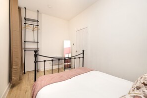 Room - Argyl | Central Grassmarket Apartment (Edinburgh)