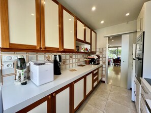 Fridge, microwave, oven, dishwasher - Apt in Pointe Croisette, beach & large terrace (Cannes)