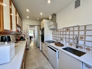 Frigorifero, microonde, forno, lavastoviglie