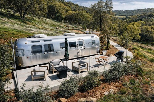 Design-Led Glamping Escape Near Yosemite