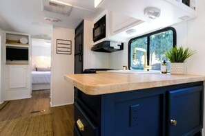 Private kitchen - A Private, Design-Led Glamping Escape Near Yosemite (Coulterville)