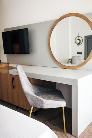 客房内保险箱、免费 WiFi