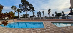 Pool - Apartment sea view in Saint-Raphaël w/pool (Saint-Raphaël)