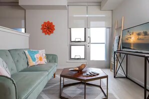 Living area - Coastal Luxe - Walk to Pier + Free Parking (Santa Monica)