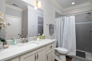 Bathroom - Hopewell Place Guest House (Oxford)