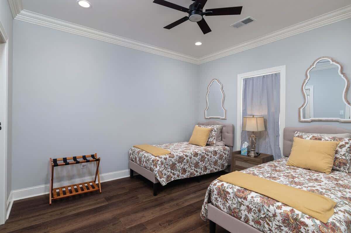 2 chambres, fer et planche à repasser, Wi-Fi gratuit, draps fournis