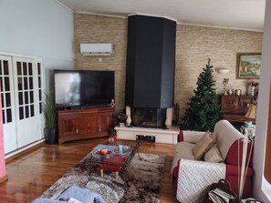 Smart TV - Arrábida Villa (Azeitão)