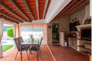 Outdoor dining - Arrábida Villa (Azeitão)