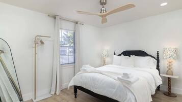 2 bedrooms, iron/ironing board, free WiFi, bed sheets