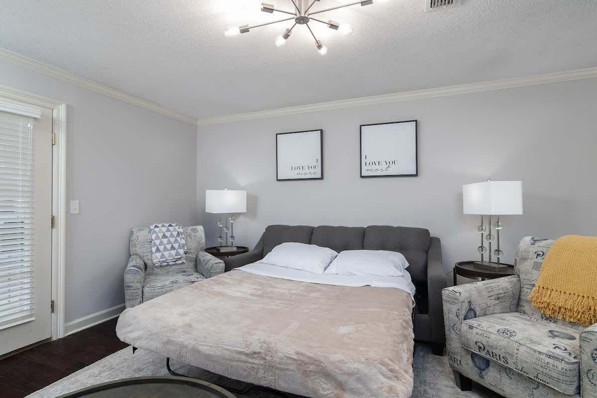2 bedrooms, iron/ironing board, free WiFi, bed sheets