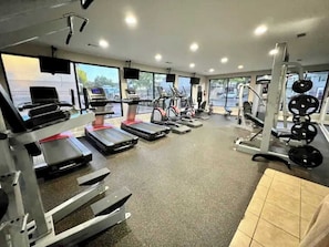 Fitness facility - Comfy Condo-Walk to Games and The Grove (Oxford)