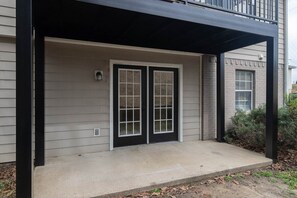 Exterior detail - Corner Condo Newly Renovated! (Oxford)