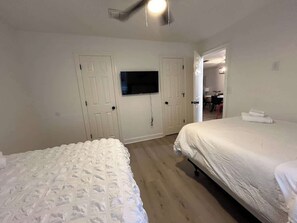2 chambres, fer et planche à repasser, Wi-Fi gratuit, draps fournis