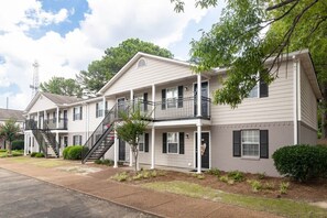 Exterior - Serenity In The Sip- Walking Distance To Stadium (Oxford)