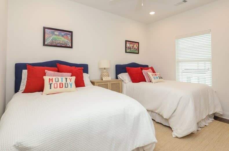 3 chambres, fer et planche à repasser, Wi-Fi gratuit, draps fournis
