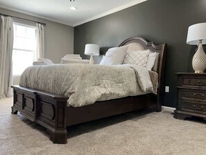 3 bedrooms, iron/ironing board, free WiFi, bed sheets - Great Location 3 Bedroom 3 Bathroom Condo (Oxford)