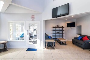 Smart TV, offices - Rebel's Walk (Oxford)
