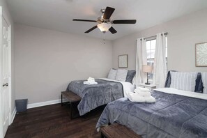 2 Schlafzimmer, Bügeleisen/Bügelbrett, kostenloses WLAN, Bettwäsche