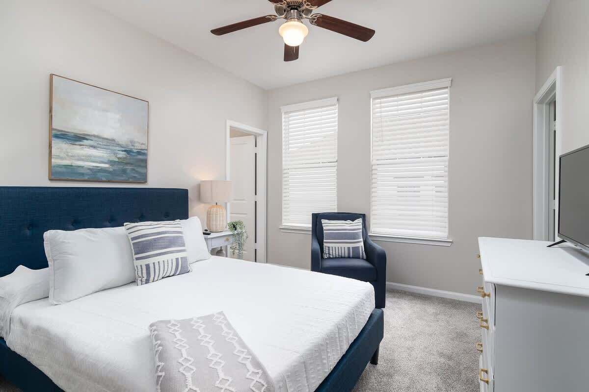 4 bedrooms, iron/ironing board, free WiFi, bed sheets