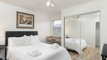 Fer et planche Ă repasser, Wi-Fi gratuit, draps fournis