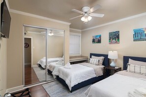 Iron/ironing board, free WiFi, bed sheets - Gated Condo, Close to Ole Miss! (Oxford)