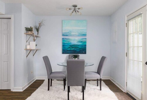 West Jackson Ave Condo