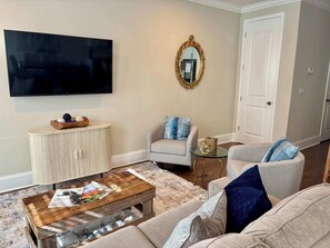 Smart TV, offices - Rebel Retreat at The Mill (Oxford)