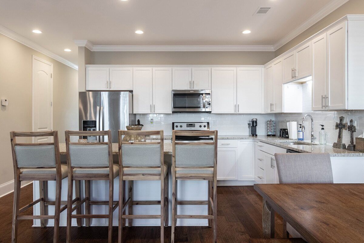 冰箱、微波炉、烤箱、炉灶