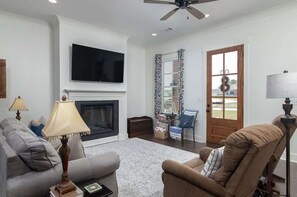 Smart TV, fireplace, offices - Retreat in Blue (Oxford)