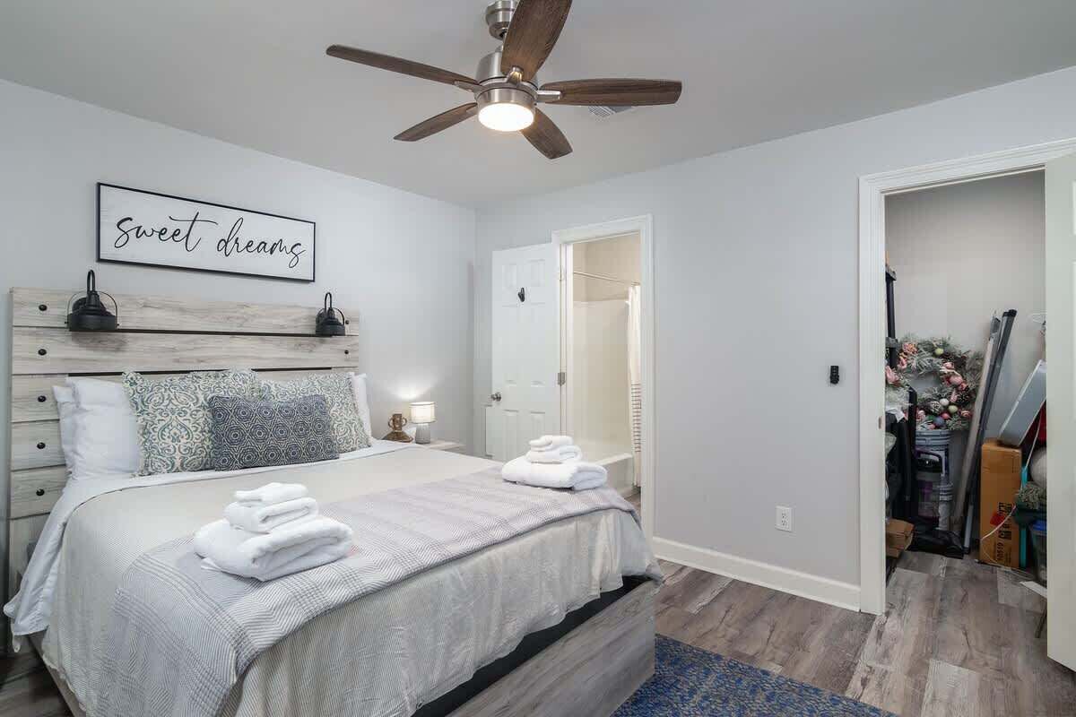 2 habitaciones, tabla de planchar con plancha y wifi gratis 