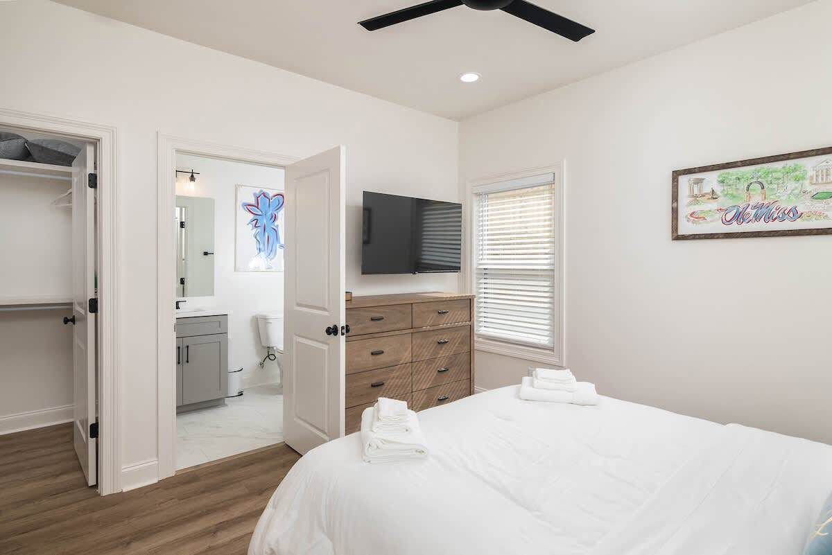1 bedroom, iron/ironing board, free WiFi, bed sheets
