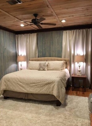 Room - The Lodge - Cypress Woods Place (Taylor)