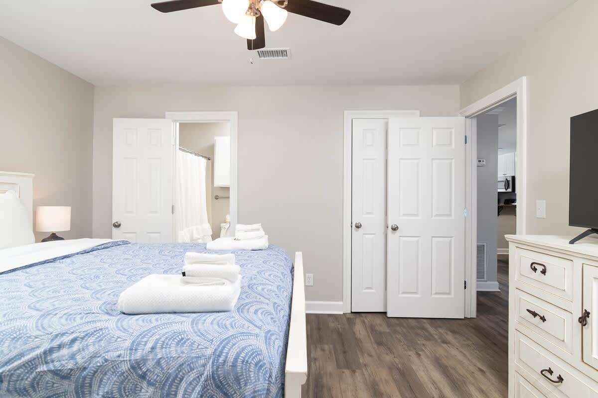 2 bedrooms, iron/ironing board, free WiFi, bed sheets