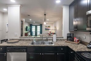 Fridge, microwave, oven, stovetop - Newly Renovated, 1st Floor Condo: Walk to Campus! (Oxford)