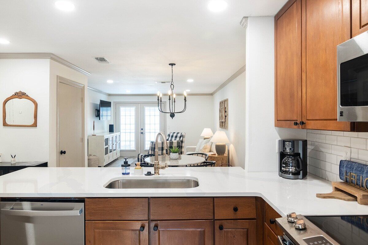 ثلاجة، ميكروويف، فرن، موقد طهي مسطح