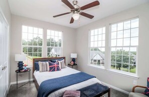 3 bedrooms, iron/ironing board, free WiFi, bed sheets - 20 Mile View (Oxford)
