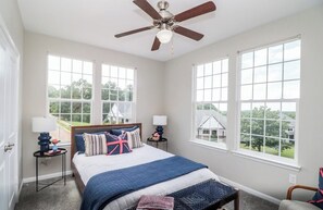 مكواة/لوح كي وواي فاي مجانًا وملاءات أسرّة