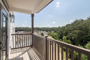 Property grounds - A New Luxury Oxford Condo Close to Everything! (Oxford)