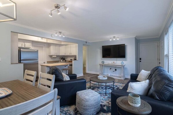 Smart TV - Hotty Toddy Hideaway (Oxford)