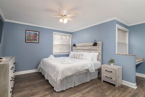 Iron/ironing board, free WiFi, bed sheets - Hotty Toddy Hideaway (Oxford)