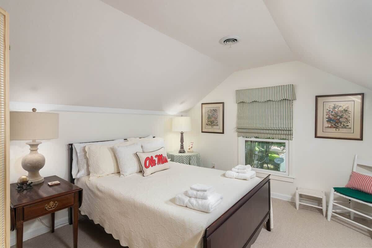 4 habitaciones, escritorio, tabla de planchar con plancha y wifi gratis 