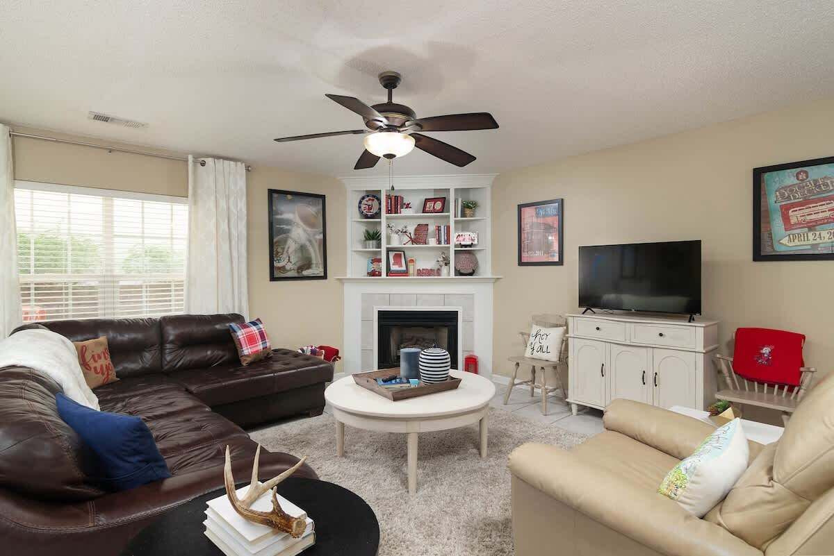 Smart TV, fireplace, offices