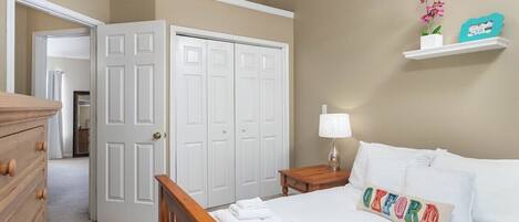 Iron/ironing board, free WiFi, bed sheets