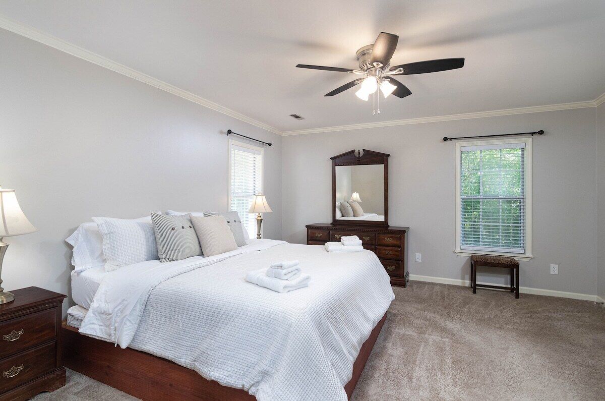 Strykjärn/strykbräda, gratis wi-fi och sängkläder