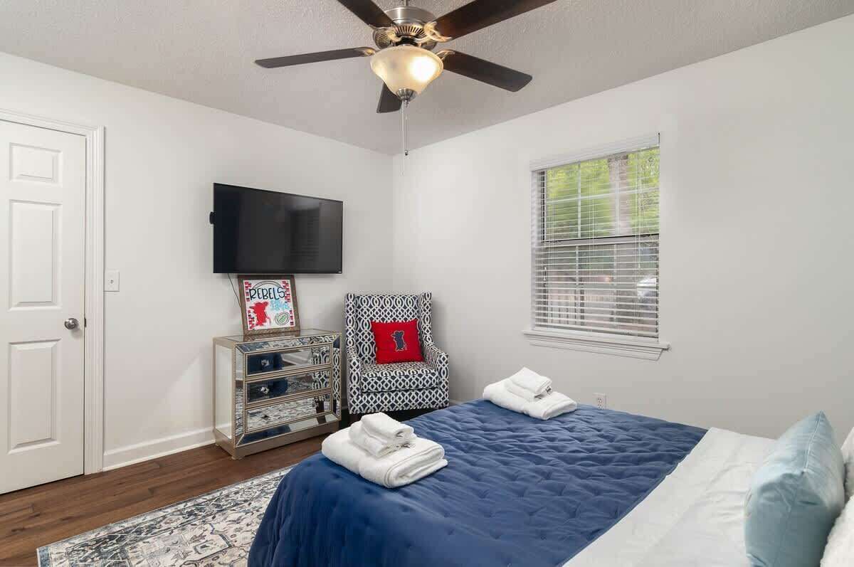 2 bedrooms, iron/ironing board, free WiFi, bed sheets