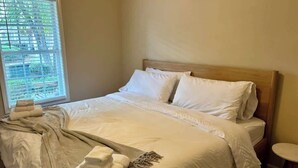 1 室のベッドルーム、アイロン / アイロン台、WiFi (無料)、ベッドシーツ