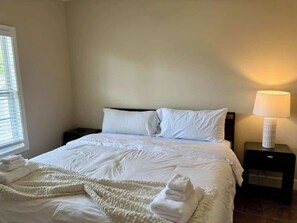 1 bedroom, iron/ironing board, free WiFi, bed sheets - Charming One - Bed Hideaway (Oxford)