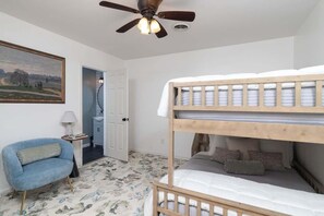 2 bedrooms, iron/ironing board, free WiFi, bed sheets